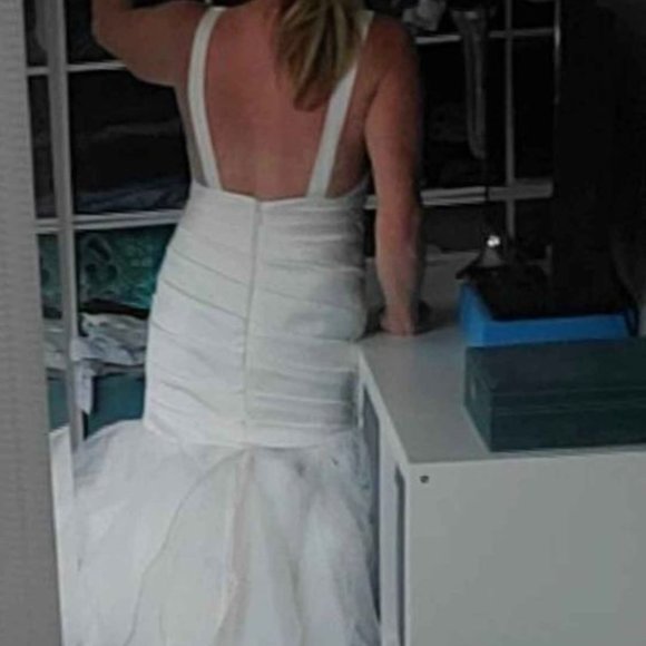 Vera Wang Wedding Gown - White by Vera Wang - Picture 8 of 13